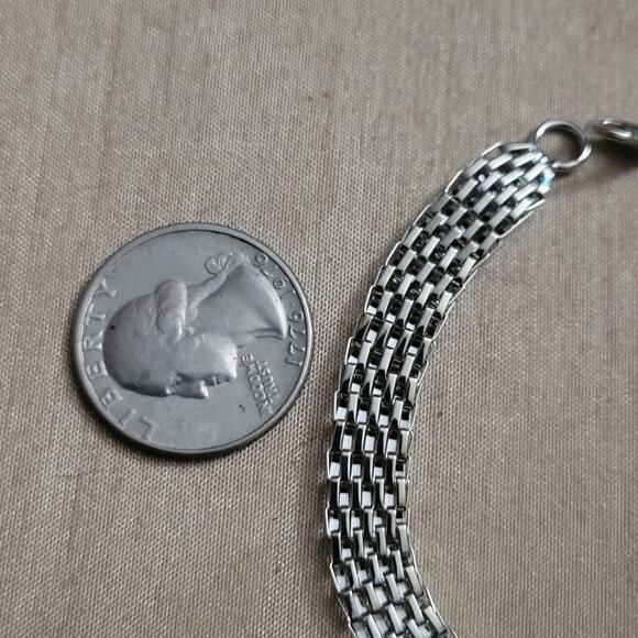 Men's mesh chainmail silver tone bracelet - Picture 3 of 3